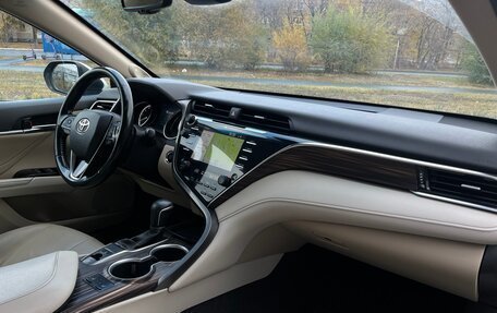 Toyota Camry, 2021 год, 2 945 000 рублей, 9 фотография