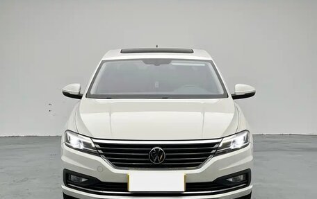 Volkswagen Lavida, 2022 год, 1 570 007 рублей, 2 фотография