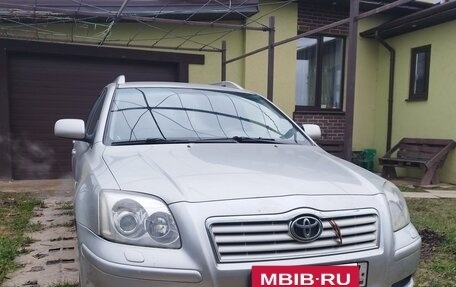 Toyota Avensis III рестайлинг, 2003 год, 600 000 рублей, 3 фотография