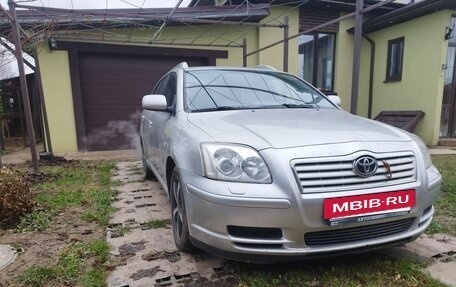 Toyota Avensis III рестайлинг, 2003 год, 600 000 рублей, 2 фотография