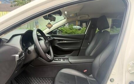 Mazda 3, 2021 год, 1 800 000 рублей, 10 фотография