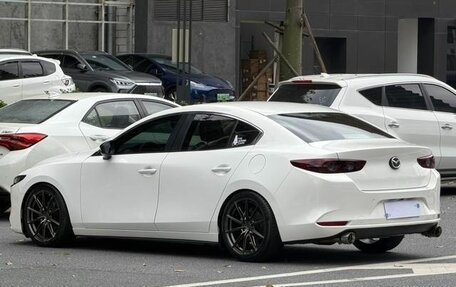 Mazda 3, 2021 год, 1 800 000 рублей, 7 фотография