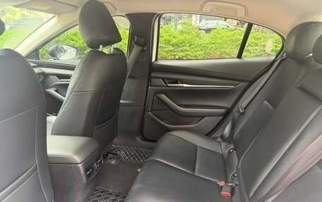 Mazda 3, 2021 год, 1 800 000 рублей, 22 фотография