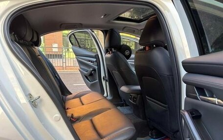 Mazda 3, 2021 год, 1 800 000 рублей, 10 фотография