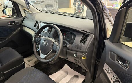 Toyota ISis I, 2013 год, 1 399 999 рублей, 10 фотография