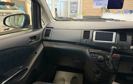 Toyota ISis I, 2013 год, 1 399 999 рублей, 14 фотография