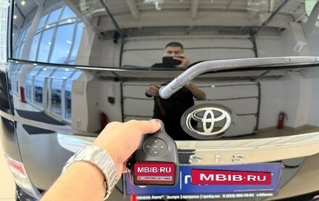 Toyota ISis I, 2013 год, 1 399 999 рублей, 25 фотография