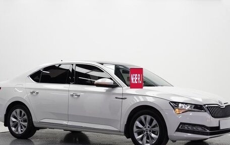 Skoda Superb III рестайлинг, 2021 год, 2 214 978 рублей, 3 фотография