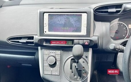 Toyota Wish II, 2012 год, 1 098 000 рублей, 20 фотография