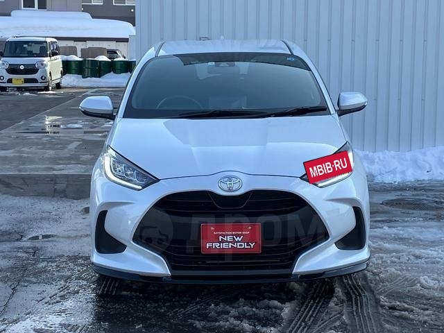 Toyota Yaris III рестайлинг 2, 2021 год, 915 000 рублей, 2 фотография