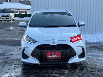 Toyota Yaris III рестайлинг 2, 2021 год, 915 000 рублей, 1 фотография