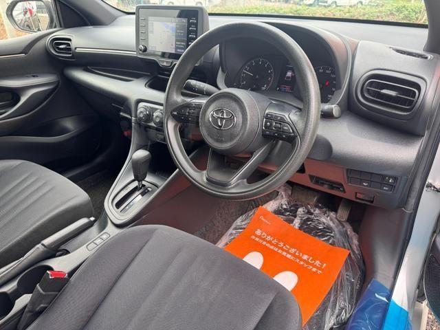 Toyota Yaris III рестайлинг 2, 2021 год, 914 865 рублей, 10 фотография