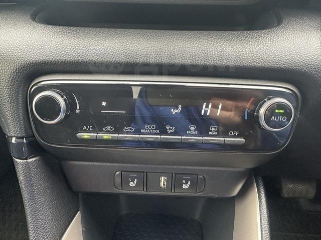 Toyota Yaris III рестайлинг 2, 2021 год, 650 000 рублей, 11 фотография