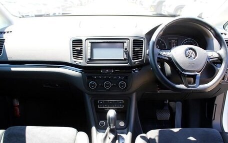 Volkswagen Sharan II, 2016 год, 910 000 рублей, 10 фотография