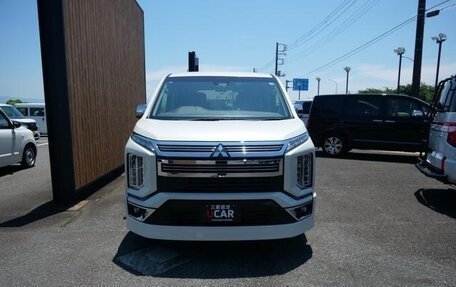 Mitsubishi Delica D:5 I, 2022 год, 2 740 000 рублей, 2 фотография