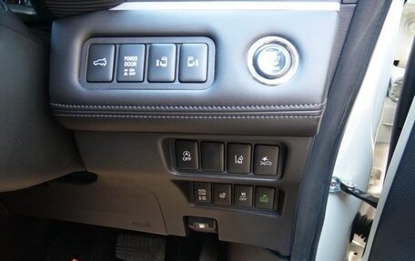 Mitsubishi Delica D:5 I, 2022 год, 2 740 000 рублей, 11 фотография