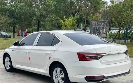 Skoda Superb III рестайлинг, 2022 год, 1 700 000 рублей, 6 фотография