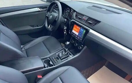 Skoda Superb III рестайлинг, 2022 год, 1 700 000 рублей, 11 фотография