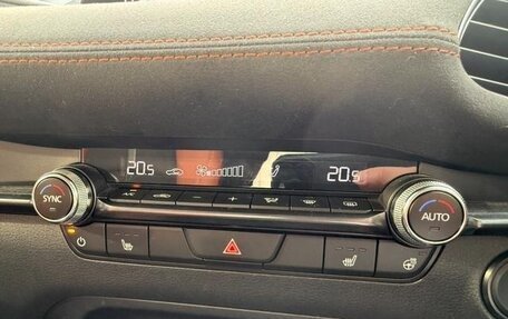 Mazda 3, 2022 год, 1 150 000 рублей, 14 фотография