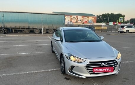 Hyundai Elantra VI рестайлинг, 2018 год, 1 650 000 рублей, 6 фотография