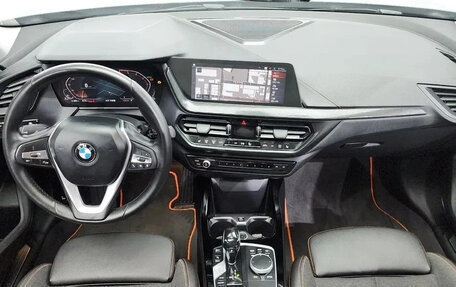 BMW 1 серия, 2022 год, 2 180 000 рублей, 6 фотография