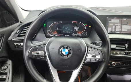 BMW 1 серия, 2022 год, 2 180 000 рублей, 10 фотография