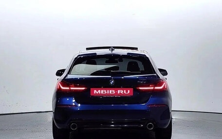 BMW 1 серия, 2022 год, 2 180 000 рублей, 5 фотография