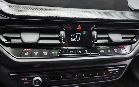 BMW 1 серия, 2022 год, 2 180 000 рублей, 13 фотография