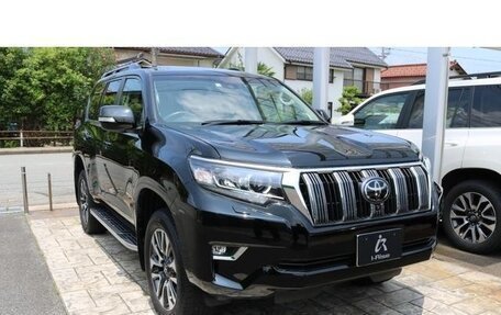 Toyota Land Cruiser Prado 150 рестайлинг 2, 2022 год, 6 060 000 рублей, 1 фотография