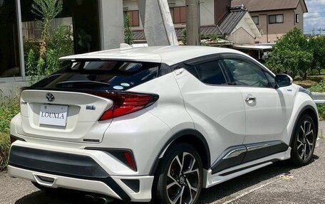 Toyota C-HR I рестайлинг, 2022 год, 2 160 000 рублей, 6 фотография
