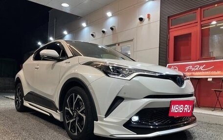 Toyota C-HR I рестайлинг, 2022 год, 2 160 000 рублей, 4 фотография