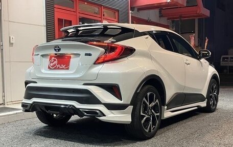 Toyota C-HR I рестайлинг, 2022 год, 2 160 000 рублей, 7 фотография