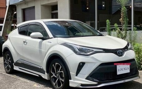 Toyota C-HR I рестайлинг, 2022 год, 2 160 000 рублей, 5 фотография