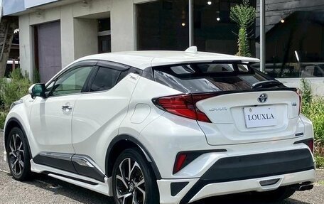 Toyota C-HR I рестайлинг, 2022 год, 2 160 000 рублей, 9 фотография