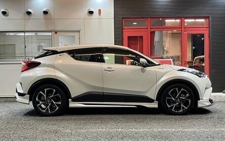 Toyota C-HR I рестайлинг, 2022 год, 2 160 000 рублей, 8 фотография
