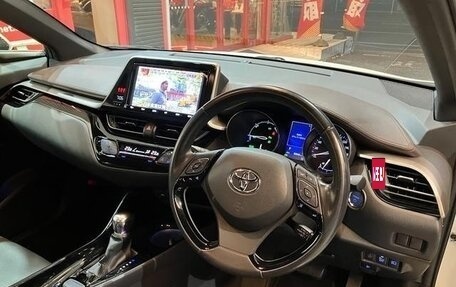 Toyota C-HR I рестайлинг, 2022 год, 2 160 000 рублей, 15 фотография