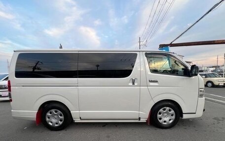 Toyota HiAce H200, 2022 год, 4 316 000 рублей, 6 фотография