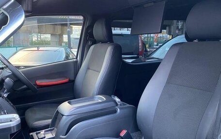 Toyota HiAce H200, 2022 год, 4 316 000 рублей, 18 фотография