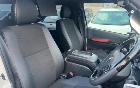 Toyota HiAce H200, 2022 год, 4 316 000 рублей, 13 фотография