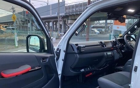 Toyota HiAce H200, 2022 год, 4 316 000 рублей, 16 фотография