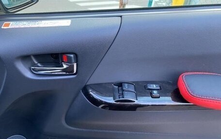 Toyota HiAce H200, 2022 год, 4 316 000 рублей, 32 фотография