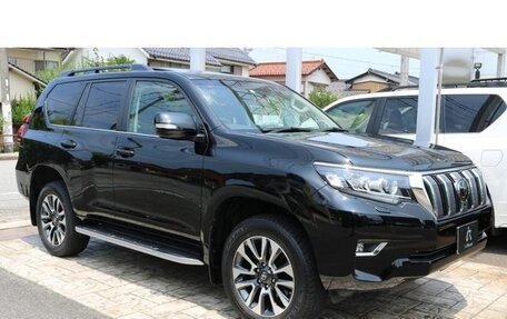 Toyota Land Cruiser Prado 150 рестайлинг 2, 2022 год, 6 060 000 рублей, 4 фотография