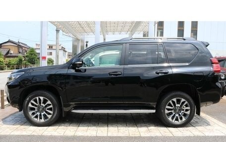 Toyota Land Cruiser Prado 150 рестайлинг 2, 2022 год, 6 060 000 рублей, 5 фотография