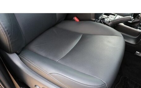 Toyota Land Cruiser Prado 150 рестайлинг 2, 2022 год, 6 060 000 рублей, 14 фотография