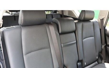 Toyota Land Cruiser Prado 150 рестайлинг 2, 2022 год, 6 060 000 рублей, 16 фотография