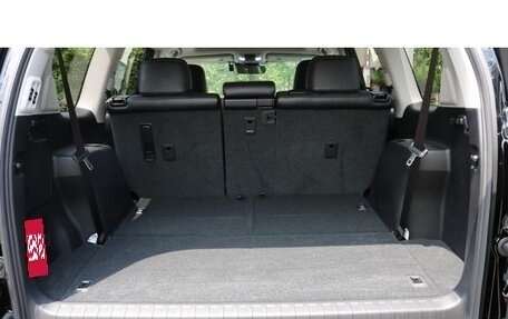 Toyota Land Cruiser Prado 150 рестайлинг 2, 2022 год, 6 060 000 рублей, 28 фотография