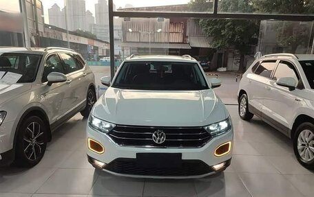 Volkswagen T-Roc I, 2021 год, 1 280 000 рублей, 2 фотография