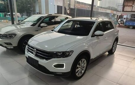 Volkswagen T-Roc I, 2021 год, 1 280 000 рублей, 3 фотография