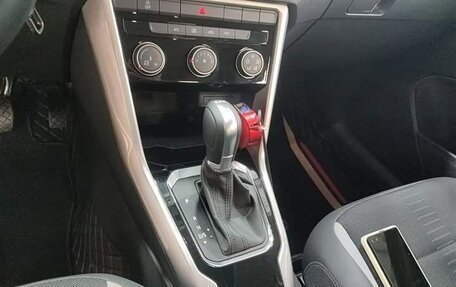 Volkswagen T-Roc I, 2021 год, 1 280 000 рублей, 12 фотография