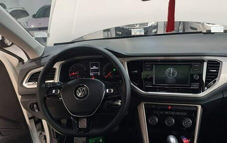 Volkswagen T-Roc I, 2021 год, 1 280 000 рублей, 9 фотография